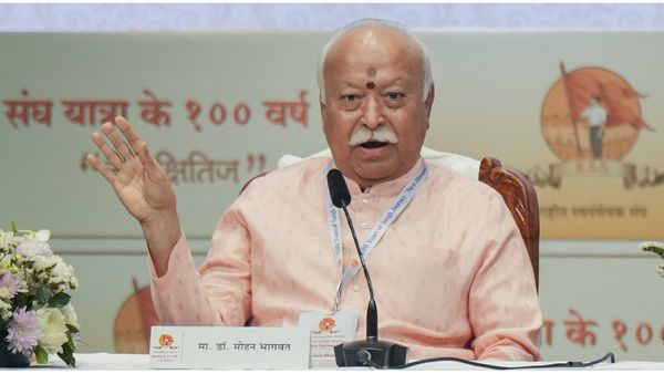 Mohan Bhagwat Big News: 'हिंदू कम से कम 3 बच्चे पैदा करें', Lucknow में RSS प्रमुख ने क्यों कहा?-10 बड़े बयान