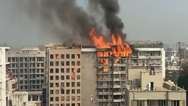 Mumbai के विले पार्ले में शादी से पहले मातम, मशहूर बिजनेसमैन जीतू सात्रा के घर लगी भीषण आग, 1 महिला की हुई मौत
