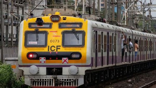 Mumbai local train: सेंट्रल और हार्बर लाइनों पर रहेगा मेगा ब्लॉक, चेक करें समय और प्रभावित ट्रेनों की लिस्‍ट