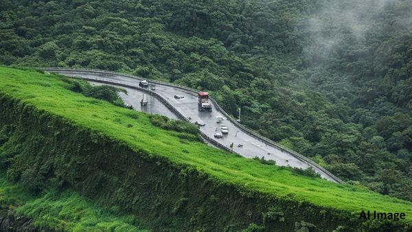 Mumbai Pune Expressway: घाट और घुमावदार रास्तों पर सफर से मिलेगी मुक्ति, मुंबई-पुणे एक्सप्रेसवे होगा सेफ!