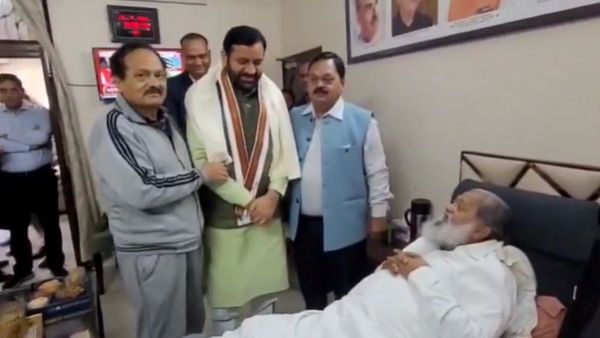 Haryana News: मंत्री अनिल विज की तबीयत जानने अस्पताल पहुंचे CM नायब सिंह सैनी