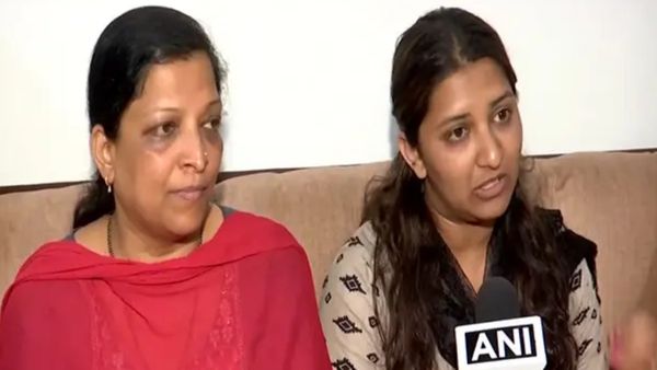 Pahalgam हमले में पिता को खोने के बाद जॉब के लिए भटक रही बेटी, बचत पर परिवार कर रहा गुजारा