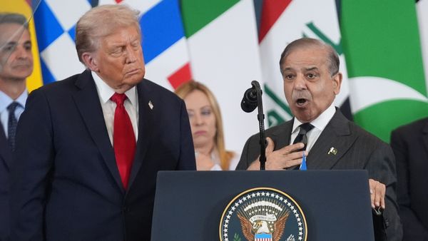 India US डील से मची खलबली! ट्रंप के आगे क्यों गिड़गिड़ाए शहबाज शरीफ? ये हैं सरेंडर की 5 बड़ी वजहें