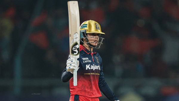 शादी टूटने का दर्द भूल मैदान पर दिखाया गुस्सा, स्मृति मंधाना ने RCB को दूसरी बार बनाया चैंपियन