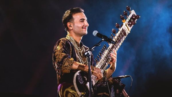 कौन हैं ऋषभ रिखीराम शर्मा, पंडित रविशंकर के शिष्य होने को लेकर उठ रहे सवाल, अनुष्का शंकर ने खोली दावों की पोल!