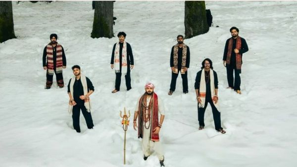 इंटरनेट पर गूंजी महादेव की महिमा, बिना सांस लिए जपे भोलेनाथ के 32 नाम, वीडियो देख खड़े हो जाएंगे रोंगटे!