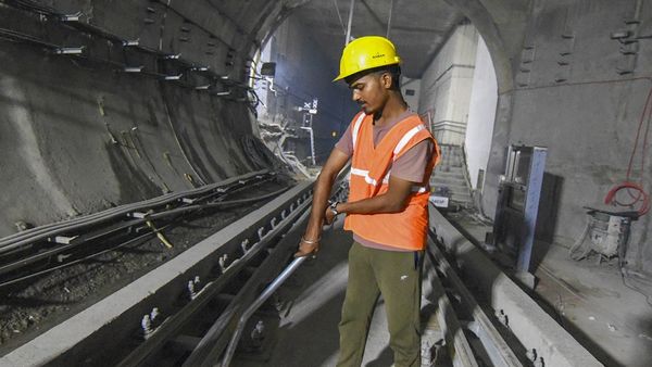 Pune Metro Update: पुणे मेट्रो को मिले ₹517 करोड़, फेज -2 और अंडरग्राउंड लाइन के काम को मिलेगी रफ्तार