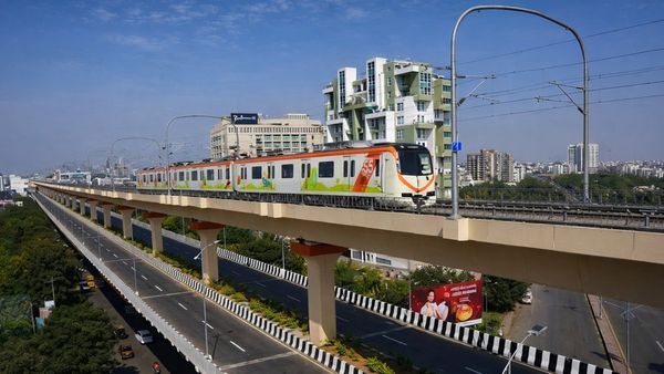 Pune Metro Project: पुणे में शुरू हुआ 4.7 किमी डबल डेकर कॉरिडोर, फ्लाईओवर के ऊपर दौड़ेगी मेट्रो