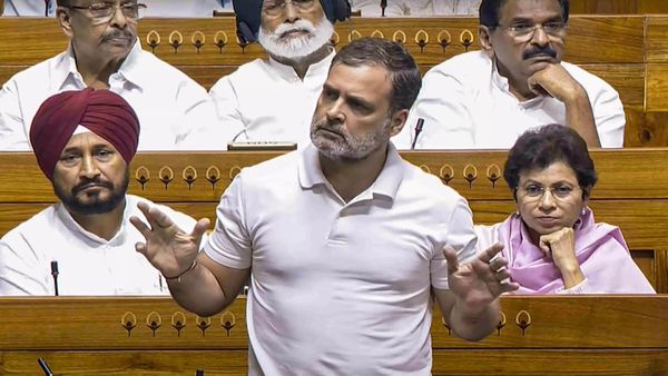 Rahul Gandhi Speech: हंगामे के बाद लोकसभा में बोले राहुल गांधी,'सरकार ने देश को बेच दिया'