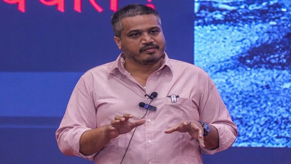 Ajit Pawar Plane Crash: अजित पवार के निधन पर ये क्या बोल गए रोहित पवार! कहा- 'दादा की डेड बॉडी नहीं मिली'