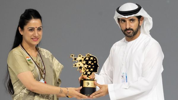 Rouble Nagi कौन हैं? बला की खूबसूरत महिला ने जीता ‘ग्लोबल टीचर प्राइज', रातोंरात बन गई करोड़पति