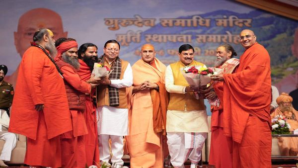 Haridwar संत सम्मेलन में बोले CM धामी: सनातन धर्म को बदनाम करने वालों को नहीं बख्शेंगे, ये हस्तियां रहीं मौजूद