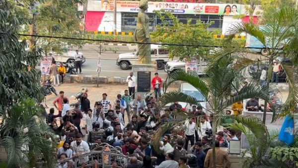 भोपाल में BJYM बनाम कांग्रेस आमने-सामने: AI समिट विवाद की गूंज, कांग्रेस मुख्यालय के बाहर हाई वोल्टेज ड्रामा