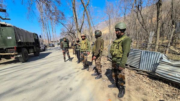 जम्मू कश्मीर के किश्तवाड़ में सुरक्षाबलों का बड़ा एक्शन, जैश के 2 आतंकवादियों को किया ढेर, AK-47 बरामद