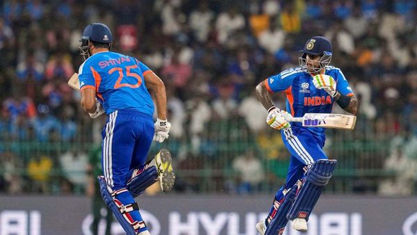 क्या वर्ल्ड कप में धमाल मचाने वाला भारतीय हिंदू क्रिकेटर रखता है रोजा? शादी के लिए तोड़ दी थी धर्म की दीवार