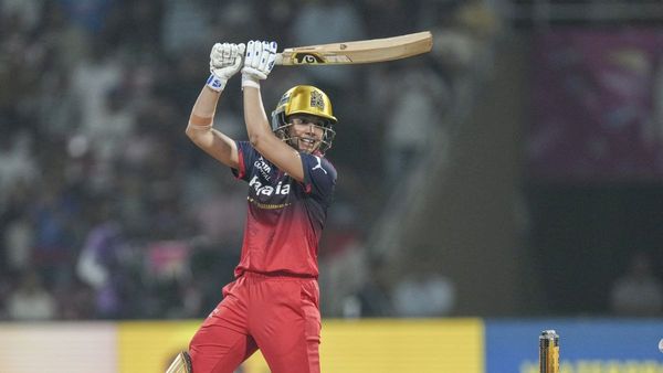 तीन साल में तीन खिताब! RCB Women की हैट्रिक पर स्मृति मंधाना ने मनाया जश्न