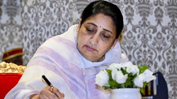 अजित पवार गुट की NCP का बड़ा ऐलान, सुनेत्रा पवार राष्ट्रीय अध्यक्ष पद की उम्मीदवार तय