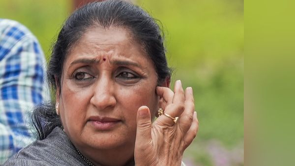 अजित पवार के बाद Sunetra Pawar डिप्टी सीएम के साथ संभालेंगी पार्टी अध्‍यक्ष पद, क्‍या होगा NCP का विलय?