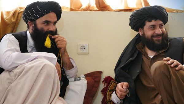 Pakistan Taliban War:'पाक के गर्दन तक पहुंच गए हमारे हाथ', शहबाज के दफ्तर के पास अटैक कर बोला तालिबान