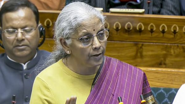 निर्मला सीतारमण का बड़ा ऐलान: टियर 2-3 शहरों में हर साल 1000 करोड़, आम आदमी को मिलेगा तकनीकी का फायदा