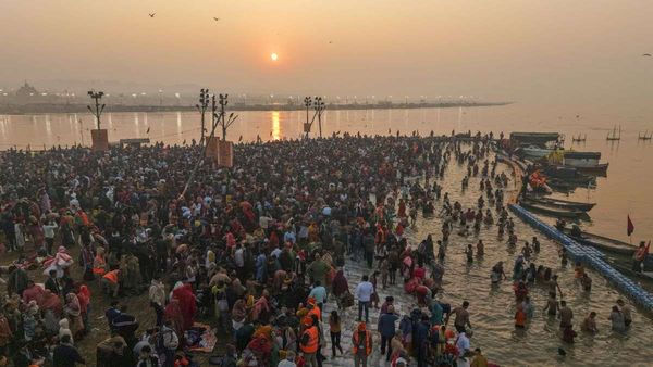 UP Weather Today: वैलेंटाइन डे पर खिलेगी चटख धूप या बारिश बिगड़ेगी प्लान? आपके शहर में कैसा रहेगा मौसम?