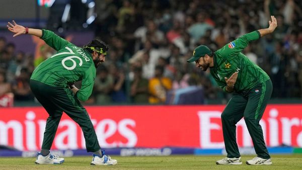 IND vs PAK: क्या है उस्मान तारिक के गेंदबाजी एक्शन का पूरा सच? दो कोहनी या चकिंग छिपाने का नया पैंतरा