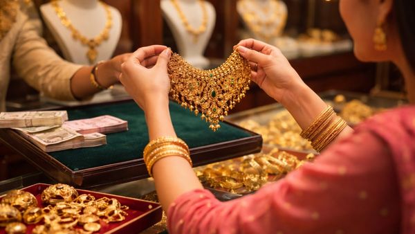 Uttar Pradesh Gold Rate Today: 7 फरवरी को UP के 8 शहरों में कहां औंधे मुंह गिरा सोना? जानें कितना हुआ ताजा भाव