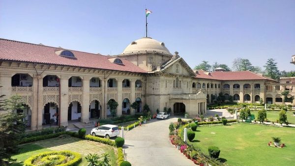 Live-in Relationship पर कोर्ट का ऐतिहासिक आदेश- 'शादीशुदा पुरुष संग महिला का रहना अपराध नहीं'