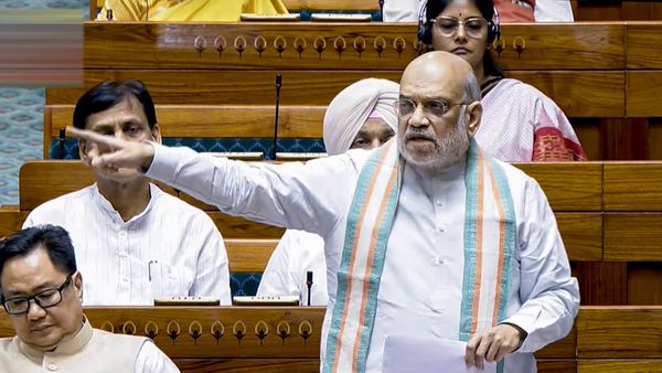 'नक्सलियों के साथ रहते-रहते खुद नक्सलवादी बन गए', राहुल गांधी पर अमित शाह का प्रहार, खोल दिया पूरा काला चिट्ठा