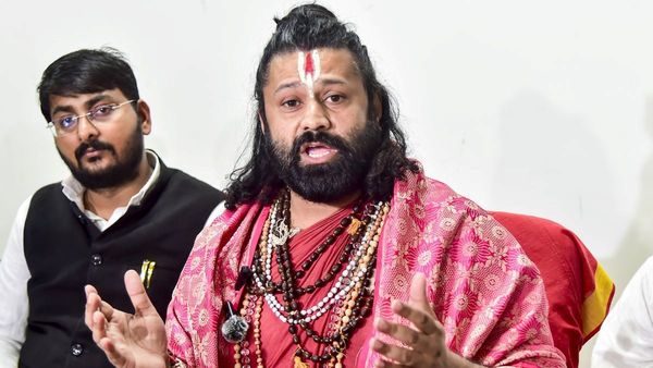 शंकराचार्य केस में पाकिस्तान की एंट्री! आशुतोष ब्रह्मचारी को मारने की कौन रच रहा साजिश? नंबर का खुलासा