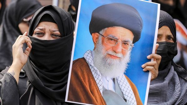 Khamenei Death: नेता गया, लेकिन तेवर और सख्त! खामेनेई की मौत के बाद क्यों और आक्रामक हुआ ईरान? 