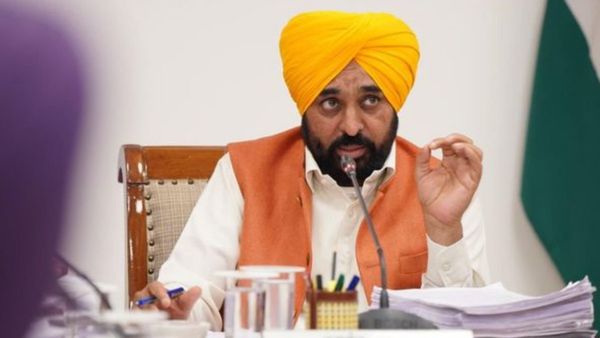 पंजाब सीएम मान ने Principals को सिंगापुर किया रवाना, अब तक 234 प्रिंसिपल ले चुके हैं इंटरनेशनल ट्रेनिंंग