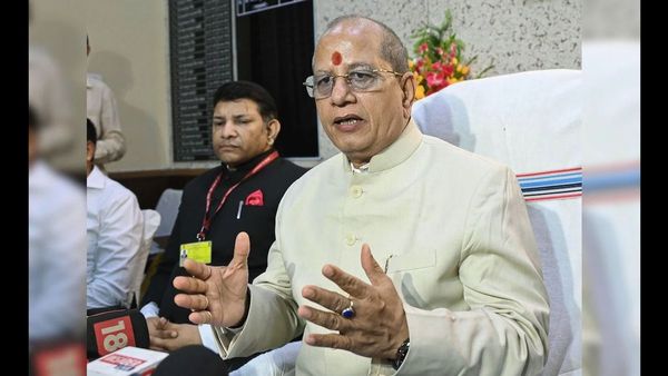 बिहार राजस्व सेवा के पांच अधिकारियों के त्यागपत्र स्वीकार, उपमुख्यमंत्री विजय कुमार सिन्हा ने दी मंजूरी