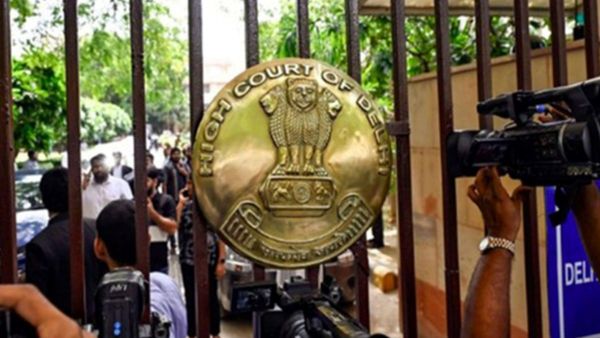 LPG Shortage Hits Delhi High Court: वकीलों की थाली तक पहुंचा गैस का संकट, HC की कैंटीन ने जारी किया नोटिस