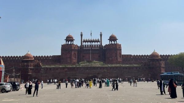 Delhi Aaj Kya Khula Kya Bandh: 28 मार्च को बैंक-स्कूल बंद? घर से निकलने से पहले जानें बाजारों का हाल