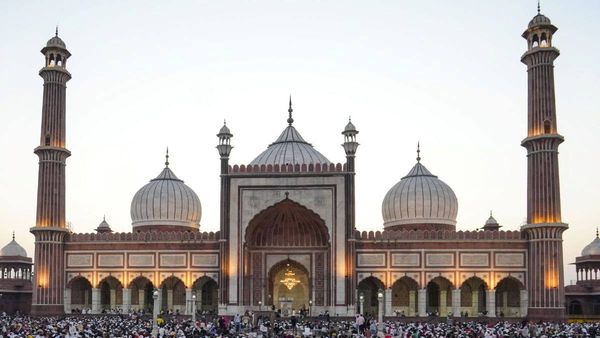 Delhi Aaj Kya Khula Kya Bandh: होली के बाद आज क्या खुला है और क्या बंद? बाहर निकलने से पहले पढ़ें अपडेट