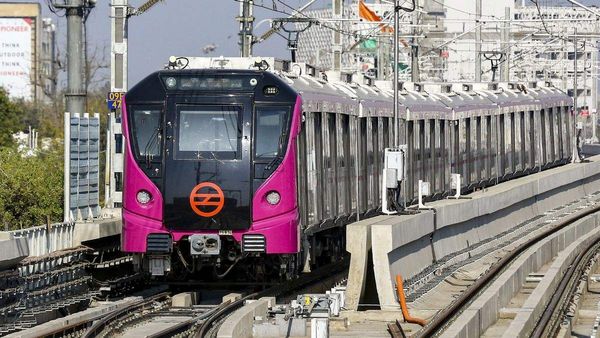 Anand Vihar में अब नहीं लगेगी लंबी लाइनें! Delhi Metro के यात्रियों के लिए शुरू होने वाली है ये खास सुविधा