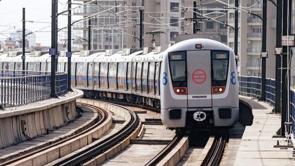 24 साल से Delhi Metro की हर नई लाइन पर ‘पहली सवारी’ करने पहुंच जाते हैं ये शख्स, बना डाला अनोखा रिकॉर्ड