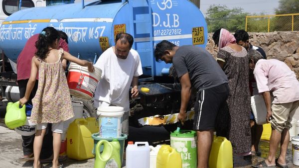 Delhi Water Supply: दिल्ली में पानी की किल्लत नहीं होगी, टैंकर से कॉल सेंटर तक की व्यवस्था, प्लान तैयार