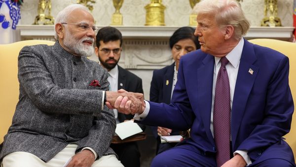 Trump PM Modi Talks: 'होर्मुज' तेल के रास्ते पर ट्रंप ने PM मोदी से क्या-क्या कहा? US-Iran तनाव के बीच मंथन