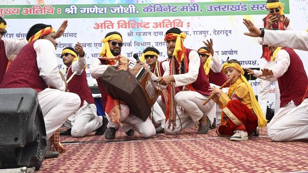 HOLI 2026 जानिए क्यों है राठ की होलियार की चर्चा, होली के रंगों के साथ खास मैसेज भी, भावुक और झूमने का डबल डोज