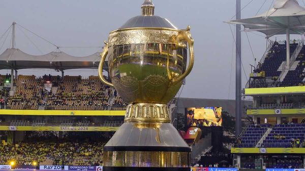 IPL 2026: आईपीएल मैच के बाद छपरी की तरह प्रेजेंटेशन में जाना पड़ेगा भारी, BCCI ने बनाया सख्त सजा का नियम