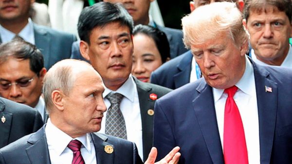 Iran-US War: 'इंटरनेशनल कानून खत्‍म हुआ', युद्ध पर भड़के रूसी राष्‍ट्रपति पुतिन ने बुलाई P-5 देशों की मीटिंग