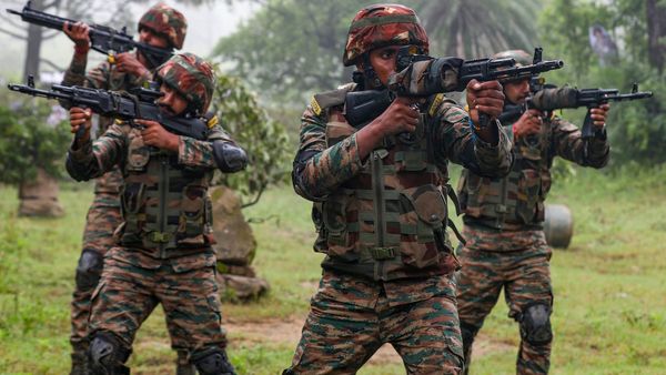 Pakistani Terrorist Killed: उरी में फिर 'सर्जिकल स्ट्राइक'! रात के अंधेरे में पाकिस्तानी आतंकी ढ़ेर