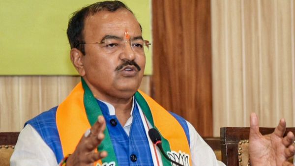 UP के डिप्टी CM केशव प्रसाद मौर्य के हेलीकॉप्टर में मिड-एयर तकनीकी खराबी, धुंआ निकलने पर कराई इमरजेंसी लैंडिंग