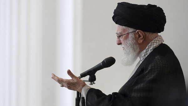 Khamenei Hajj: सऊदी के साथ दुश्मनी की वजह से हज नहीं कर पाए खामेनेई? हर साल जारी करते थे यात्रा के लिए संदेश