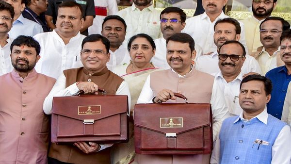 Maharashtra Budget 2026: किसानों को कर्ज माफी, इंफ्रास्ट्रक्चर के लिए बंपर ऐलान, फडणवीस के बजट की खास बातें
