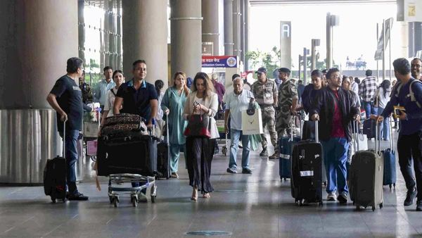 पश्चिम एशिया में तनाव पर भारत सख्त, 1 करोड़ भारतीयों की सुरक्षा पर MEA ने जताई गंभीर चिंता