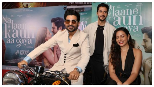 Na Jane Kaun Aa Gaya Movie Review: लव इज नॉट जस्ट रिलेशनशिप, मॉडर्न लाइफ और मोहब्बत पर ‘ना जाने कौन आ गया’