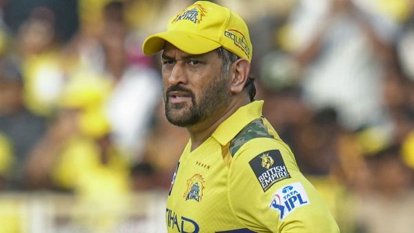 IPL 2026: CSK को लगा सबसे बड़ा झटका, कितने मैचों से बाहर हुए MS धोनी? फैंस की बढ़ी धड़कनें!